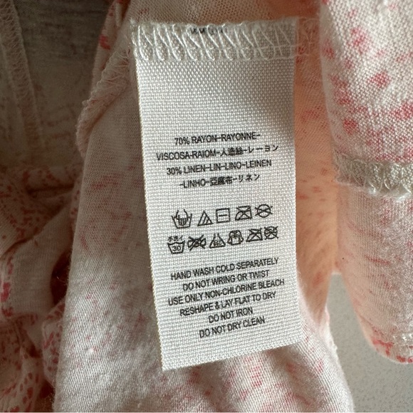 Free People Sahara Print V Neck. Reverse Hi-Low Hemline. Size: Medium - Picture 10 of 11